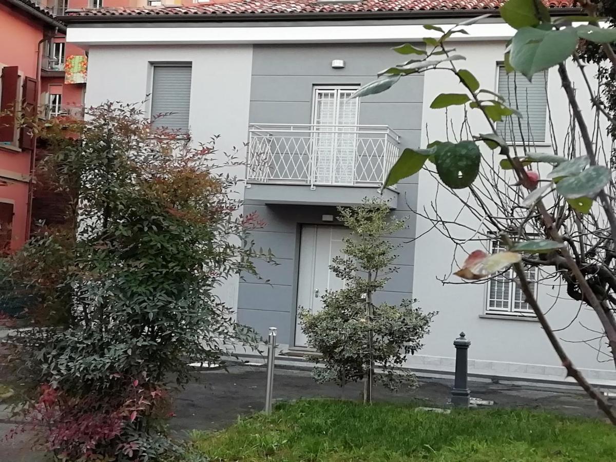Grigio Perla Panigale, Villetta Con Giardino E Parcheggio Privato Fino A Tre Posti Auto - Un Oasi Di Tranqullita Bologna Ngoại thất bức ảnh